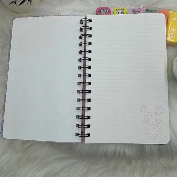 Unicorn Bundle Notebook & Mini Bear Highlighters w/ Mini Pouch - Picture 8 of 12